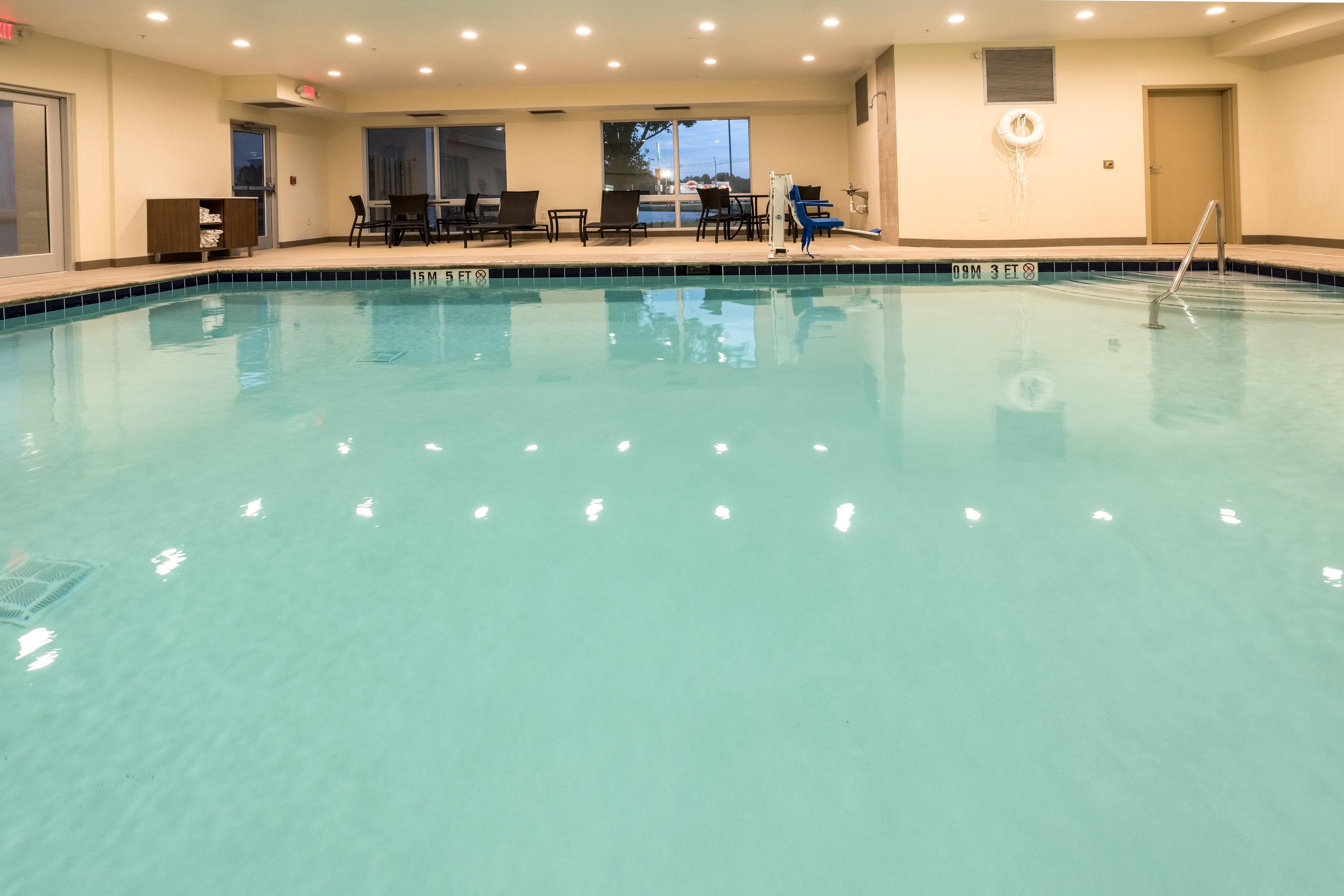 Holiday Inn Express & Suites - Commerce By Ihg Exterior foto