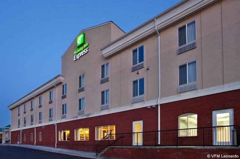 Holiday Inn Express & Suites - Commerce By Ihg Exterior foto